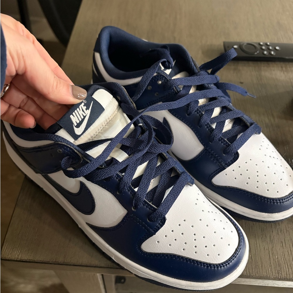 Nike Navy and White Athletic Shoes.. men’s size 8 women’s 9.5 - Picture 2 of 3